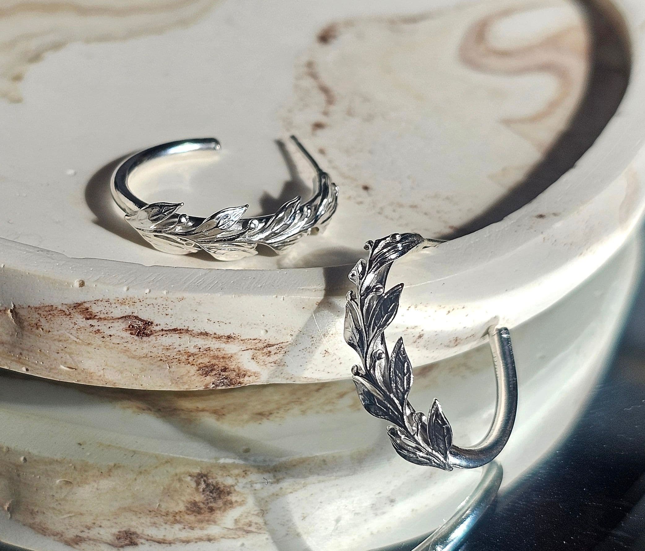 Elegant Leaf Hoop Earrings (Medium)